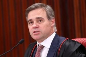 tse-mantem-multa-a-prefeito-e-vice-de-gameleira-por-propaganda-irregular-nas-eleicoes-de-2024