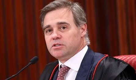 tse-mantem-multa-a-prefeito-e-vice-de-gameleira-por-propaganda-irregular-nas-eleicoes-de-2024