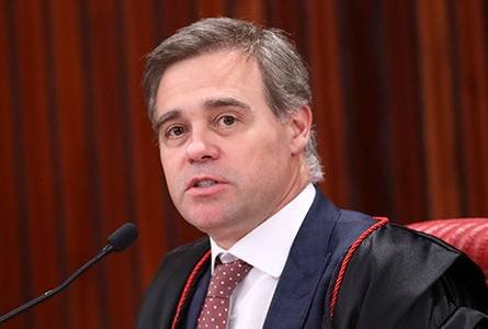 tse-mantem-multa-a-prefeito-e-vice-de-gameleira-por-propaganda-irregular-nas-eleicoes-de-2024