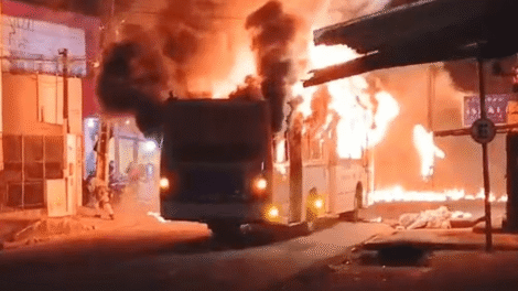onibus-e-incendiado-durante-protesto-na-zona-norte-do-recife-e-motorista-e-ameacado