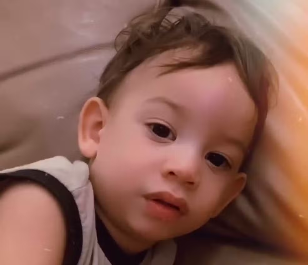 bebe-de-1-ano-morre-com-pulmoes-perfurados-apos-procedimento-medico-e-familia-denuncia-possivel-erro