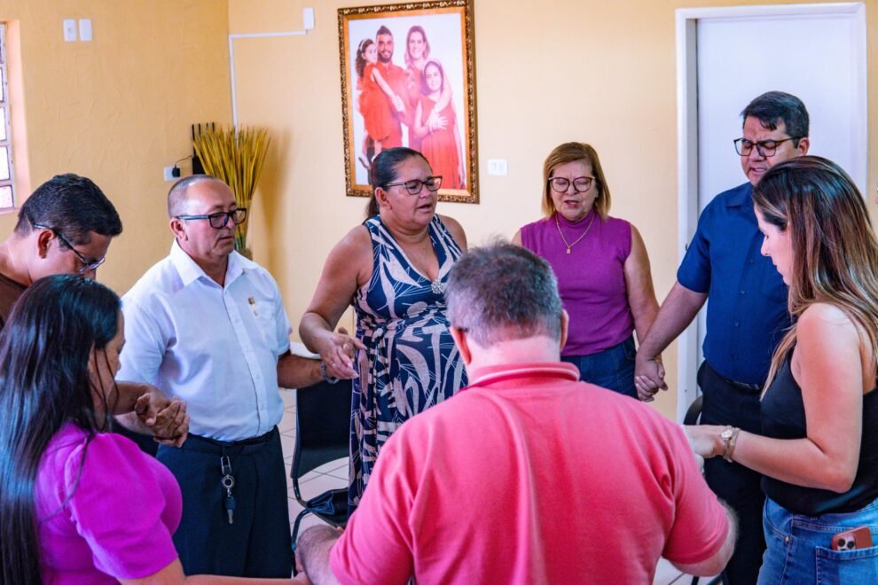 prefeita-aline-karina-participa-de-encontro-para-planejamento-do-itapetim-com-cristo-2025