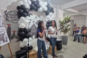 escola-municipal-ana-melo-culmina-o-projeto-a-gosto-poetico.