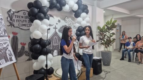 escola-municipal-ana-melo-culmina-o-projeto-a-gosto-poetico.