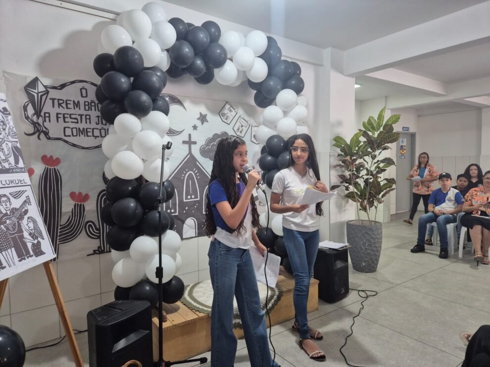 escola-municipal-ana-melo-culmina-o-projeto-a-gosto-poetico.