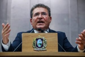 duque-comemora-anuncio-de-maternidade-para-serra-talhada-e-faz-apelo-a-alepe