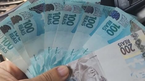 prf-apreende-em-caruaru-homem-e-adolescente-com-r$-1,3-mil-em-notas-falsas