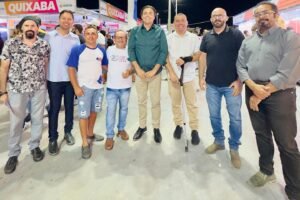 em-carnaiba,-marconi-santana-prestigia-a-5a-feira-de-negocios-(expocarnaiba)