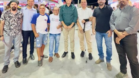 em-carnaiba,-marconi-santana-prestigia-a-5a-feira-de-negocios-(expocarnaiba)