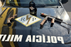 recife:-homem-e-preso-com-revolver-e-submetralhadora-enterrada-no-pina