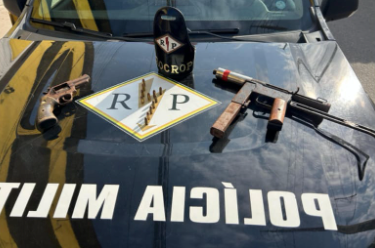 recife:-homem-e-preso-com-revolver-e-submetralhadora-enterrada-no-pina