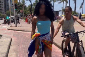 modelo-tem-nadegas-tocadas-por-ciclista-durante-sessao-de-fotos-em-boa-viagem;-assedio-foi-filmado