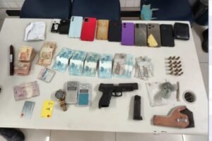 operacao-da-pm-em-afogados-da-ingazeira-prende-homem-com-arma-e-por-receptacao-e-mais-tres-com-mandados-de-buscas-e-apreensao