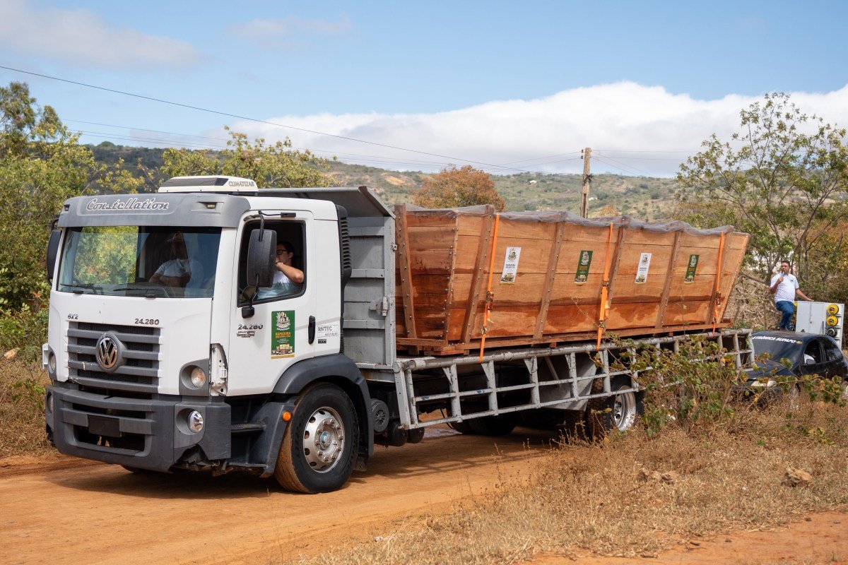 santa-cruz-da-baixa-verde-produz-a-maior-rapadura-do-mundo