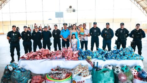 guarda-municipal-de-tabira-realiza-entrega-de-brinquedos-e-leva-alegria-as-criancas-do-municipio