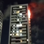 incendio-atinge-apartamento-no-22o-andar-no-recife-e-jovem-e-socorrido-apos-inalar-fumaca