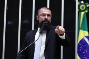 deputado-defende-separar-pais-em-brasil-do-norte-e-brasil-do-sul