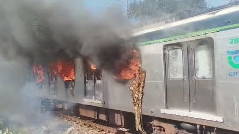incendio-em-trem-do-metro-do-recife-paralisa-linha-centro-e-assusta-passageiros