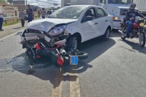 grave-acidente-entre-carro-e-moto-deixa-mulher-ferida-em-serra-talhada