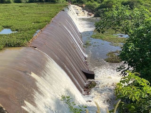 obra-da-barragem-de-jazigo-enfrenta-novo-imbroglio-em-serra-talhada;-governo-convoca-novas-empresas-para-retomar-a-obra