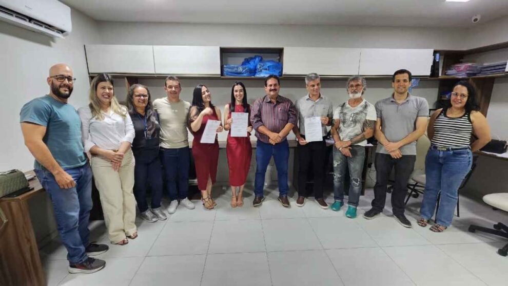 luciano-pacheco-empossa-novos-servidores-efetivos-da-camara-de-arcoverde