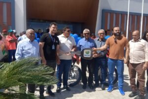 quixaba:-prefeito-ze-pretinho-entrega-oito-novos-veiculos-para-a-frota-do-municipio