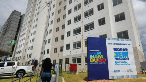 “tudo-que-eu-quero-e-uma-casa”:-pernambuco-inicia-construcao-de-quase-500-moradias-populares-e-emociona-familias-de-baixa-renda