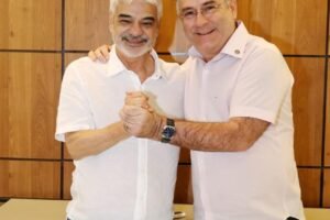 prefeito-zeca-cavalcanti-recebe-senador-humberto-costa-para-tratar-de-investimentos-e-demandas-de-arcoverde