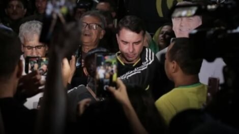 bolsonaro,-“o-senhor-dos-exercitos”-e-a-farsa-da-guerra-santa