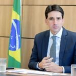 na-b3,-silvio-costa-filho-comanda-leilao-de-investimentos-para-tres-aeroportos-de-pernambuco