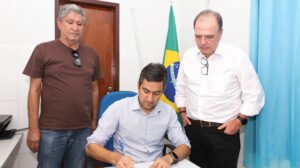 prefeito-de-tabira-sanciona-lei-que-regulamenta-apreensao-e-destinacao-de-animais-soltos-nas-vias-publicas