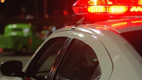 homem-e-morto-a-tiros-em-barbearia-no-recife;-crianca-e-jovem-ficam-feridos