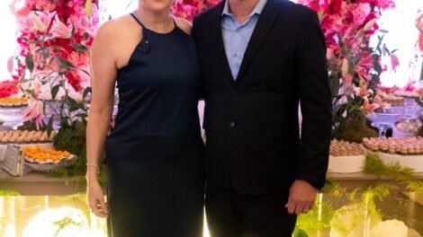 lucila-santana-inspira-o-sertao-do-pajeu-e-fortalece-obra-historica-ao-lado-de-seu-esposo,-marconi-santana