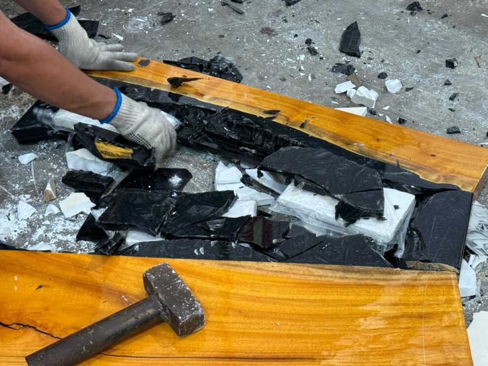 pf-e-receita-federal-apreendem-150-kg-de-cocaina-no-aeroporto-dos-guararapes