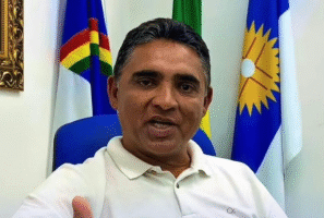 tse-suspende-cassacao-e-mantem-prefeito-de-custodia-no-cargo