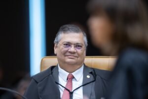 dino-suspende-trecho-de-pl-que-libera-emendas-do-orcamento-secreto