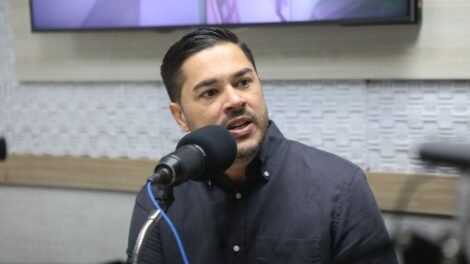 daniel-valadares-celebra-chegada-de-medicos-peritos-ao-inss-de-afogados