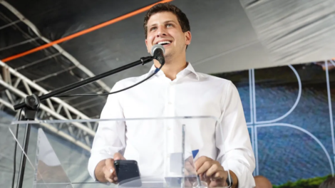 joao-campos-lidera-corrida-pelo-governo-de-pernambuco-com-ampla-vantagem,-aponta-parana-pesquisas