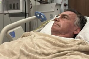 cirurgia-de-bolsonaro-termina-sem-intercorrencias,-diz-michelle