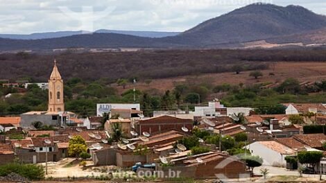 tempo-segue-seco-e-firme-em-carnaiba,-sem-previsao-de-chuvas
