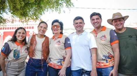 kaio-manicoba-recebe-raquel-lyra-na-67a-missa-do-vaqueiro-de-floresta