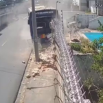 motorista-perde-controle-de-onibus-apos-tentativa-de-assalto-e-colide-com-muro-em-boa-viagem