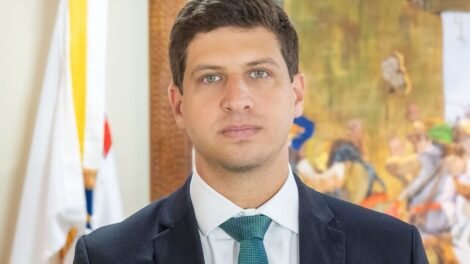 joao-campos-nomeia-filho-de-procuradora-que-passou-do-63o-para-o-1o-lugar-em-concurso-do-recife