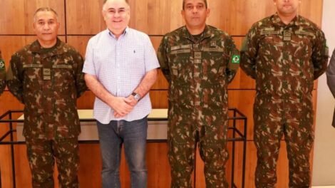 prefeito-zeca-cavalcanti-recebe-comando-do-tiro-de-guerra-de-arcoverde-e-reforca-parceria-institucional