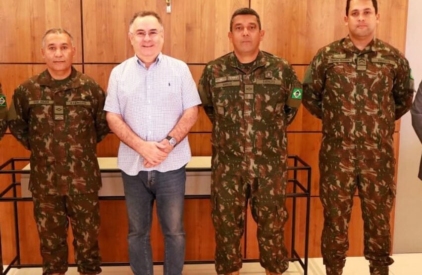prefeito-zeca-cavalcanti-recebe-comando-do-tiro-de-guerra-de-arcoverde-e-reforca-parceria-institucional