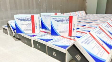 pernambuco-recebe-novo-lote-de-vacinas-contra-o-virus-sincicial-respiratorio-para-gestantes