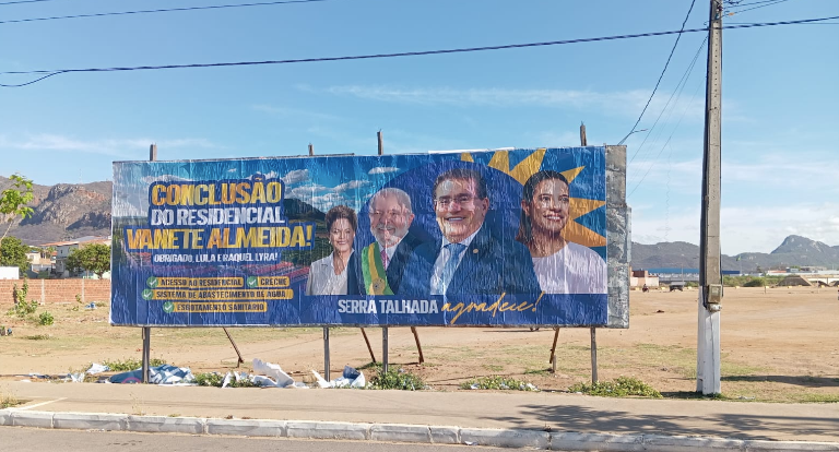 duque-espalha-outdoors-em-serra-talhada-com-lula-e-raquel-lyra-no-dia-da-entrega-das-chaves-do-vanete-almeida