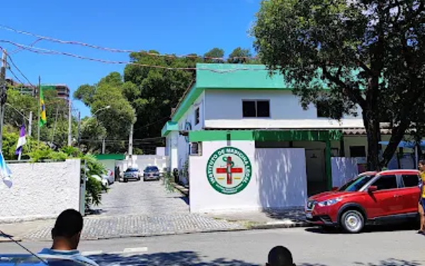 mulher-e-morta-a-tiros-pelo-companheiro-no-ibura;-suspeito-comete-suicidio-apos-o-crime