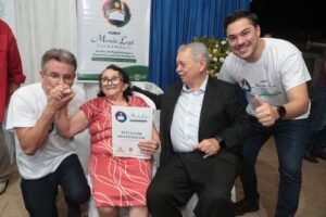 prefeitura-de-afogados-e-tjpe-entregaram-titulos-de-propriedade-a-familias-do-laura-ramos