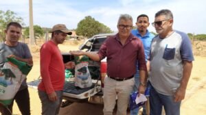 secretaria-de-agricultura-de-tavares-pb-realiza-entrega-de-sementes-no-povoado-do-silvestre